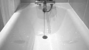 How to remove brown stains in an enamel bath tub
