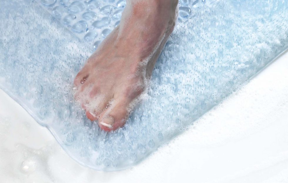 Best Bath Mat for Refinished Tub (Reglazed) In 2022