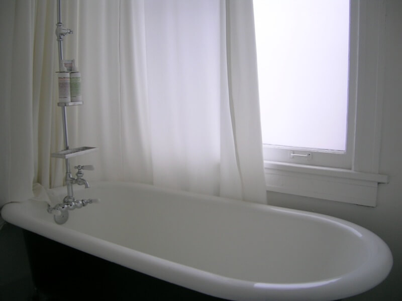 Clawfoot Tub Shower Curtain Sticks To, Best Shower Curtains For Clawfoot Tub