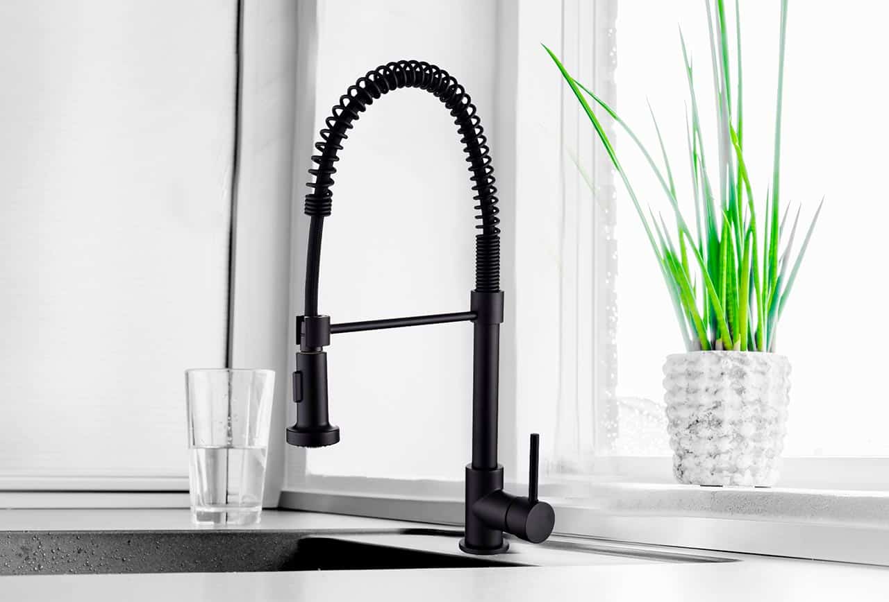 Best Black Kitchen Faucets (2021 Reviews & Guide)